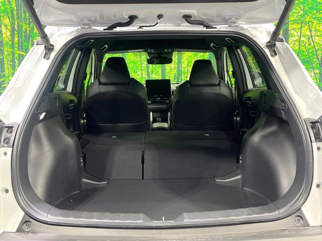 ���i�̂���������ʋ΁A���}���ɏ\���ȉ׎��X�y�[�X���m�ۂ��Ă���܂��B�Z�J���h�V�[�g��|���ƁA�傫�ȉו��̐ύڂ��\�ł���