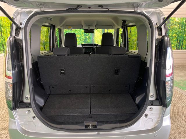 ���i�̂���������ʋ΁A���}���ɏ\���ȉ׎��X�y�[�X���m�ۂ��Ă���܂��B�Z�J���h�V�[�g��|���ƁA�傫�ȉו��̐ύڂ��\�ł���