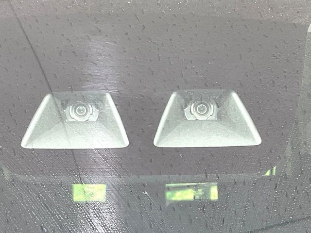 �y�g���^�Z�[�t�e�B�Z���X�z���s���ɑO���̎ԗ�����F�����A�Փ˂������Ȏ��͌x��ƃu���[�L�ŏՓˉ���Ɣ�Q�y�����A�V�X�g�B�����S�Ƀh���C�u�����y���݂��������܂��B