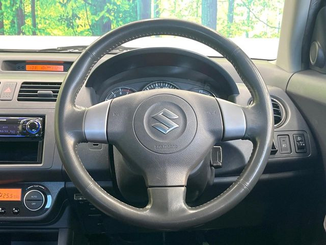 �y�����v�����X�e�A�����O�z�㎿�Ȋv���g�p���邱�ƂŁA��ɂ����������݂ƂĂ��^�]���₷���n���h���ł���