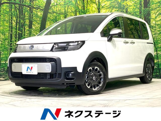 フリード1.5 e:HEV クロスター