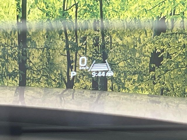 �y�w�b�h�A�b�v�f�B�X�v���C�z���݂̑��x�⑖�s�����f�W�^���\���ŉ^�]�ȑO���̃K���X�ɓ��e!�^�]���A�ڐ������炳���K�v�ȏ����m�F�ł���̂łƂ��Ă��֗��ň��S!