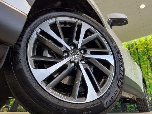 �y����18�C���`�A���~�z�C�[���z�O�ςɃ}�b�`���������A���~�z�C�[���𑕒����Ă���܂��B�e��ЊO�A���~�z�C�[����A�X�^�b�h���X�^�C�����戵�����Ă���܂��B���񂲑��k����������