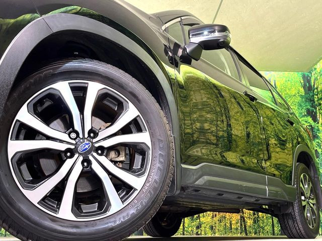 �y����18�C���`�A���~�z�C�[���z�O�ςɃ}�b�`���������A���~�z�C�[���𑕒����Ă���܂��B�e��ЊO�A���~�z�C�[����A�X�^�b�h���X�^�C�����戵�����Ă���܂��B���񂲑��k����������