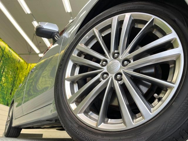 �y����17�C���`�A���~�z�C�[���z�O�ςɃ}�b�`���������A���~�z�C�[���𑕒����Ă���܂��B�e��ЊO�A���~�z�C�[����A�X�^�b�h���X�^�C�����戵�����Ă���܂��B���񂲑��k����������