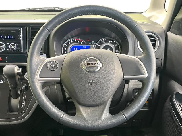 �y�����v�����X�e�A�����O�z�㎿�Ȋv���g�p���邱�ƂŁA��ɂ����������݂ƂĂ��^�]���₷���n���h���ł���