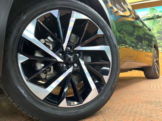 �y����20�C���`�A���~�z�C�[���z�O�ςɃ}�b�`���������A���~�z�C�[���𑕒����Ă���܂��B�e��ЊO�A���~�z�C�[����A�X�^�b�h���X�^�C�����戵�����Ă���܂��B���񂲑��k����������