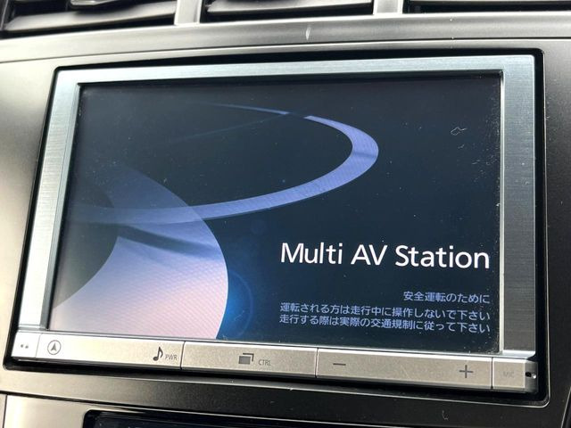 【純正ナビ】人気の純正ナビを装備しております。ナビの使いやすさはもちろん、オーディオ機能も充実!キャンプや旅行はもちろん、通勤や買い物など普段のドライブも楽しくなるはず♪