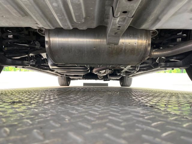 ��D�]�𒸂��Ă���܂��{�f�B�̒e�X�v���b�V���R�[�g���D�]��t���B�ʏ�̃K���X�R�[�g�ƈقȂ�A�ϋv�N��6�N�̖��@���K���X�R�[�e�B���O���A�{�f�B���L���C�ȏ�Ԃɕۂ��Ă���܂��B