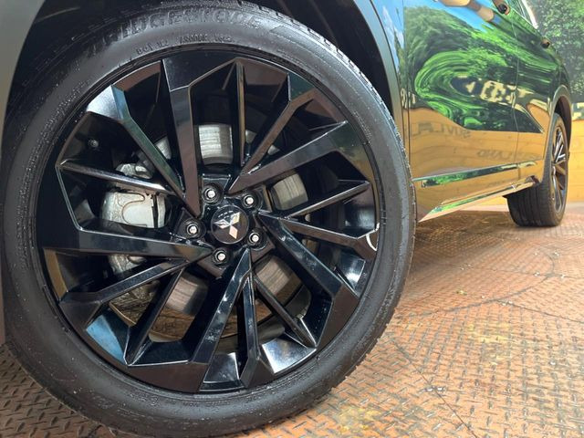 �y�����A���~�z�C�[���z�O�ςɃ}�b�`���������A���~�z�C�[���𑕒����Ă���܂��B�e��ЊO�A���~�z�C�[����A�X�^�b�h���X�^�C�����戵�����Ă���܂��B���񂲑��k����������