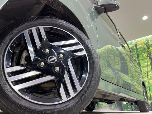 �y����14�C���`�A���~�z�C�[���z�O�ςɃ}�b�`���������A���~�z�C�[���𑕒����Ă���܂��B�e��ЊO�A���~�z�C�[����A�X�^�b�h���X�^�C�����戵�����Ă���܂��B���񂲑��k����������