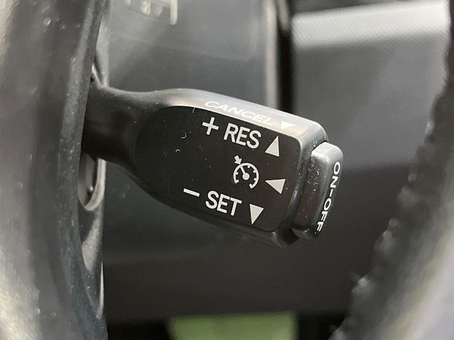 �y�N���[�Y�R���g���[���z�������H�����N���N���s�B�A�N�Z���𗣂��Ă���葬�x�ő��s���ł��A�������^�]���̕��S���y��!�����E�������ȒP�ȃX�C�b�`����Œ����ł��܂��B