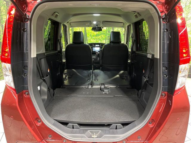 ���i�̂���������ʋ΁A���}���ɏ\���ȉ׎��X�y�[�X���m�ۂ��Ă���܂��B�Z�J���h�V�[�g��|���ƁA�傫�ȉו��̐ύڂ��\�ł���