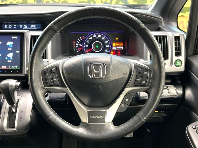 �y�����v�����X�e�A�����O�z�㎿�Ȋv���g�p���邱�ƂŁA��ɂ����������݂ƂĂ��^�]���₷���n���h���ł���