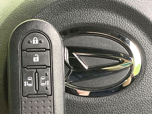 �y�L�[�t���[�V�X�e���z�J�o����|�P�b�g�ɓ��ꂽ�܂܂ł��h�A�̎{���E�������\�ȃX�}�[�g�L�[�𑕔��B�G���W���̃I���E�I�t�����J�M�����o���K�v����������Ƃ��Ă��֗��ł���