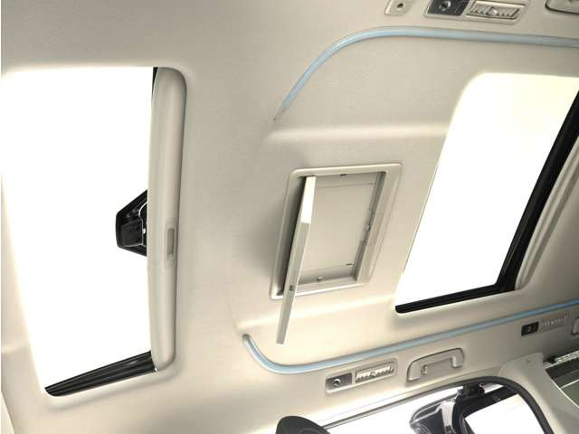 【ツインサンルーフ】サンルーフ装備車両!高級感もアップ、大人気オプション解放感溢れる快適なドライブをお楽しみください♪