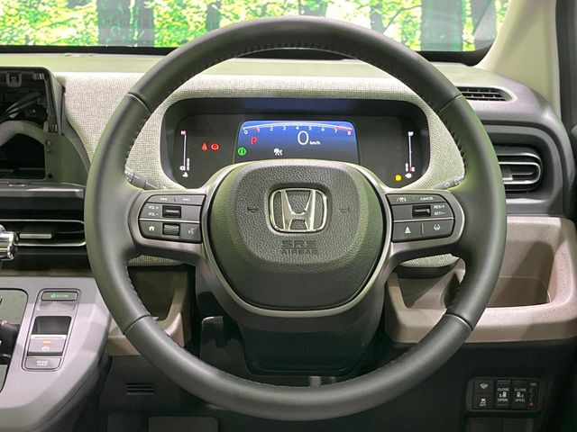 �y�����v�����X�e�A�����O�z�㎿�Ȋv���g�p���邱�ƂŁA��ɂ����������݂ƂĂ��^�]���₷���n���h���ł���