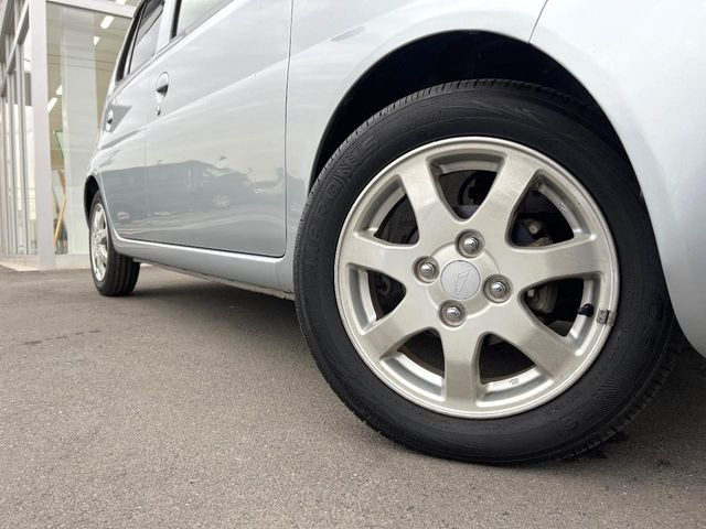 �y�����A���~�z�C�[���z�O�ςɃ}�b�`���������A���~�z�C�[���𑕒����Ă���܂��B�e��ЊO�A���~�z�C�[����A�X�^�b�h���X�^�C�����戵�����Ă���܂��B���񂲑��k����������