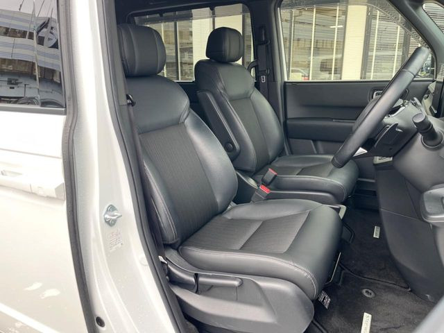 �y�n�[�t���U�[�V�[�g�z�������ƍ���S�n�𗼗������l�C�̃V�[�g���w�ʁE���ʂ̃t�@�u���b�N�f�ނ́A�ʋC���̗ǂ��⊊��ɂ����ɗD��Ă��܂��B�C���╞���ɍ��E���ꂸ���K�ɂ���肢�������܂��B