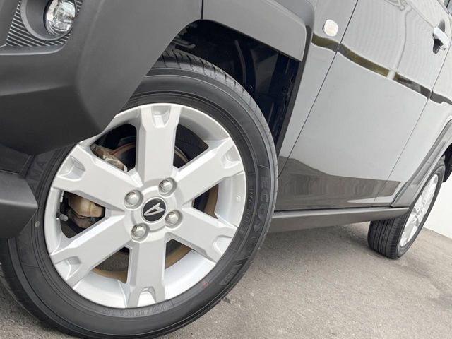 �y���������C���`�A���~�z�C�[���z�O�ςɃ}�b�`���������A���~�z�C�[���𑕒����Ă���܂��B�e��ЊO�A���~�z�C�[����A�X�^�b�h���X�^�C�����戵�����Ă���܂��B���񂲑��k����������