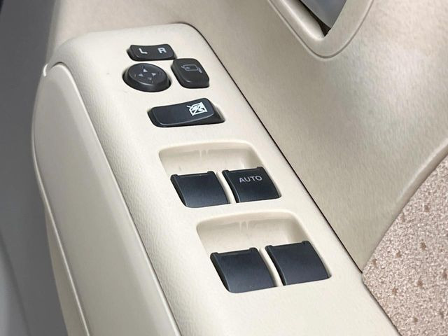 �y�d���i�[�~���[�z�T�C�h�~���[�͓d���i�[���ƂȂ��Ă���A�������ԏ�ł��L�Y�������X�N��}�����܂��B