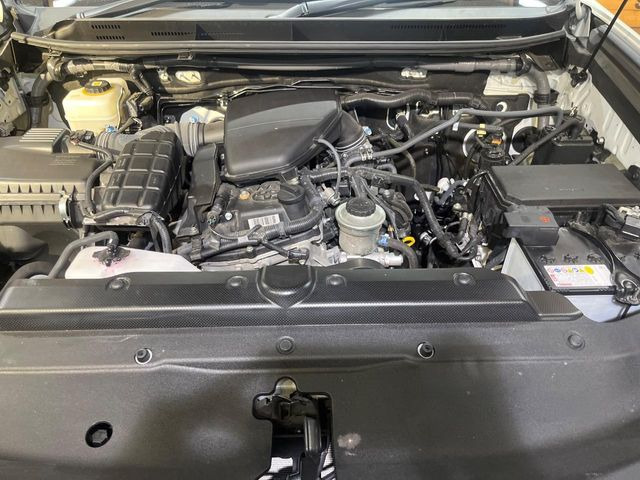 親切・丁寧な専門メカニックスタッフが応対!・車検・点検整備・事故等の修理などアフターサービスも安心。お車のカスタマイズもネクステージのサービススタッフまでご相談ください。