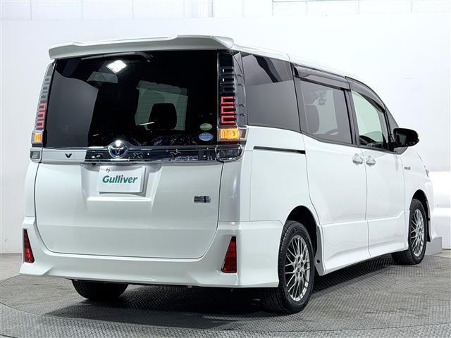 ヴォクシー1.8 ハイブリッド ZS