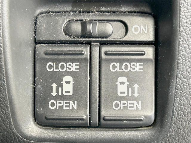 �y�����p���[�X���C�h�h�A�z�X�}�[�g�L�[��^�]�Ȃ̃X�C�b�`�Ō�ȗ����X���C�h�h�A�̊J���\���d��������͂����ăh�A���J����K�v�������A�����Ȃ��q�l�ł��ȒP�ɊJ���߂ł����K�ł���