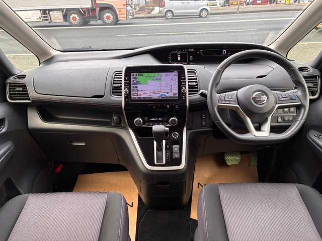 セレナ2.0 ハイウェイスター 4WD