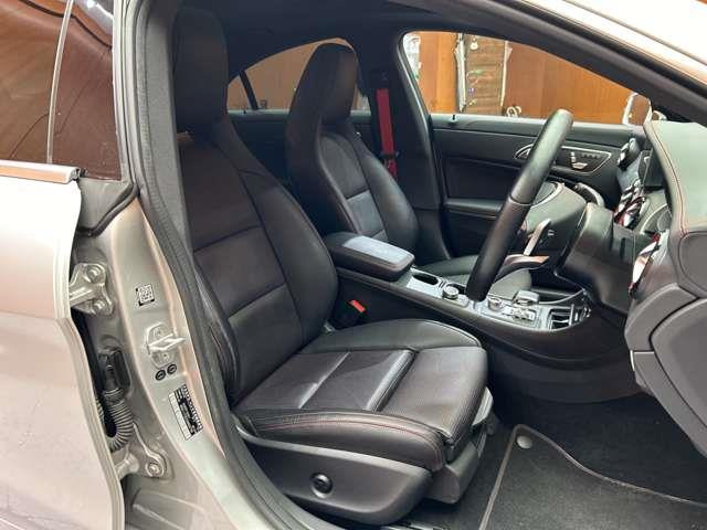 CLAクラスAMG CLA45 4マチック 4WD