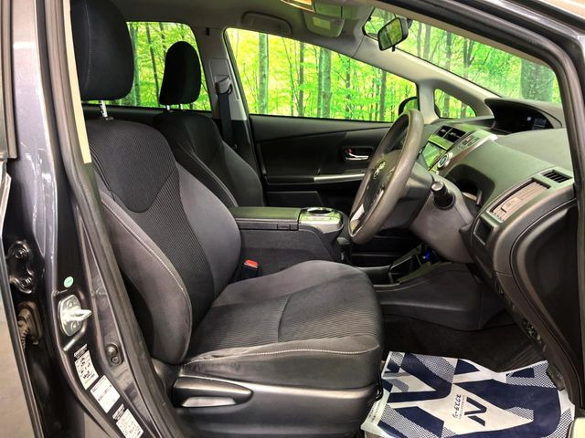 運転席シート廻りは使用感も少なく、良好な状態となっています。丁寧に使われていたことがよくわかりますね。