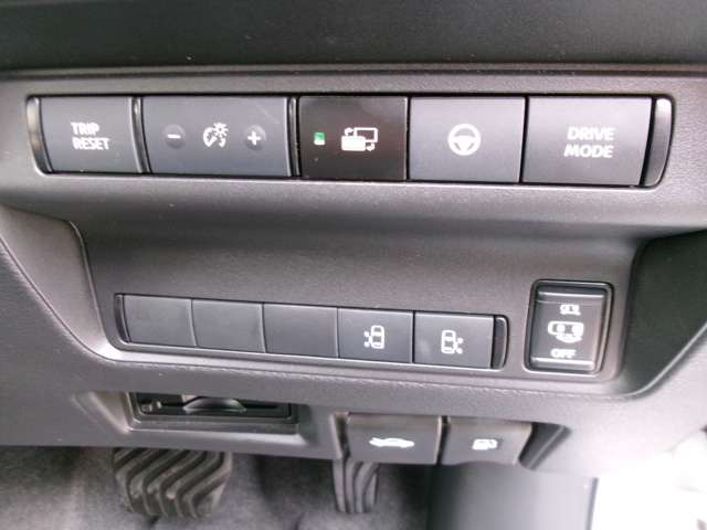 セレナ1.4 e-POWER AUTECH