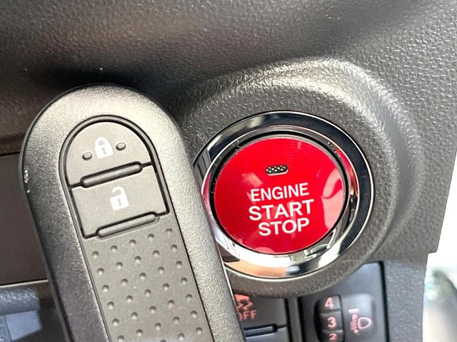 �y�L�[�t���[�V�X�e���z�J�o����|�P�b�g�ɓ��ꂽ�܂܂ł��h�A�̎{���E�������\�ȃX�}�[�g�L�[�𑕔��B�G���W���̃I���E�I�t�����J�M�����o���K�v����������Ƃ��Ă��֗��ł���