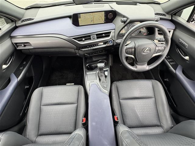 UX250h アーバン エレガンス