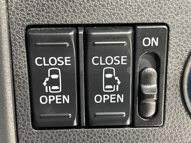 �y�����X���C�h�h�A�z���ԏ�ŗׂ̎ԂƂ̊Ԋu���������ɂ������A�X���C�h�h�A�Ȃ���S!�h�A�I�[�v������������炸�A�J�������L���̂ŏ��~�肪�Ƃ��Ă��ȒP�ł��B�傫�ȉו��̏o���������Ȃ���\��