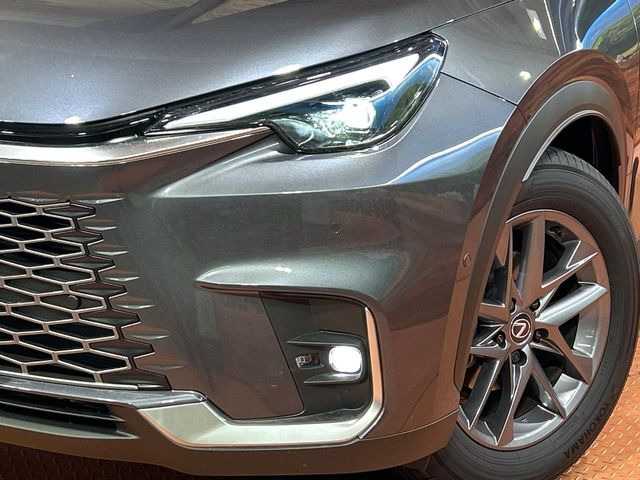 �yLED�w�b�h���C�g�z���V����ԑ��s�����ǍD�Ȏ��E���m�ۂ����S���ĉ^�]�ł��鍂�P�xLED�w�b�h���C�g�𑕔�!�_�����x�������A����d�͂��}�����Ă��܂��B