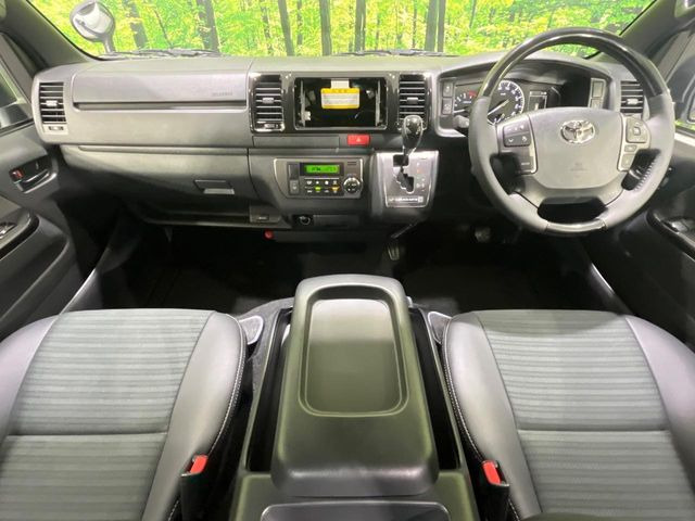 ハイエースバン