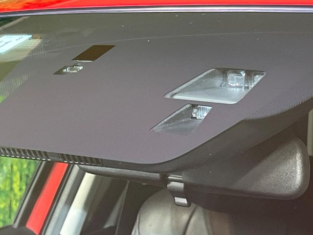 �y�X�}�[�g�u���[�L�T�|�[�g�z���s���ɑO���̎ԗ�����F�����A�Փ˂������Ȏ��͌x��ƃu���[�L�ŏՓˉ���Ɣ�Q�y�����A�V�X�g�B�����S�Ƀh���C�u�����y���݂��������܂��B