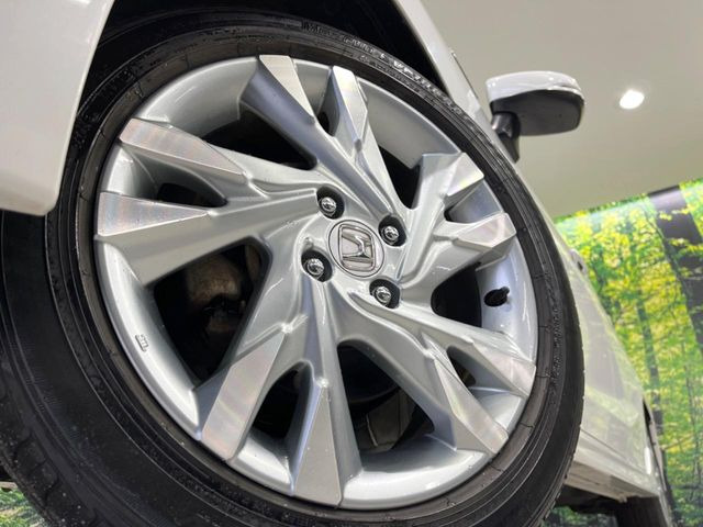 �y����16�C���`�A���~�z�C�[���z�O�ςɃ}�b�`���������A���~�z�C�[���𑕒����Ă���܂��B�e��ЊO�A���~�z�C�[����A�X�^�b�h���X�^�C�����戵�����Ă���܂��B���񂲑��k����������