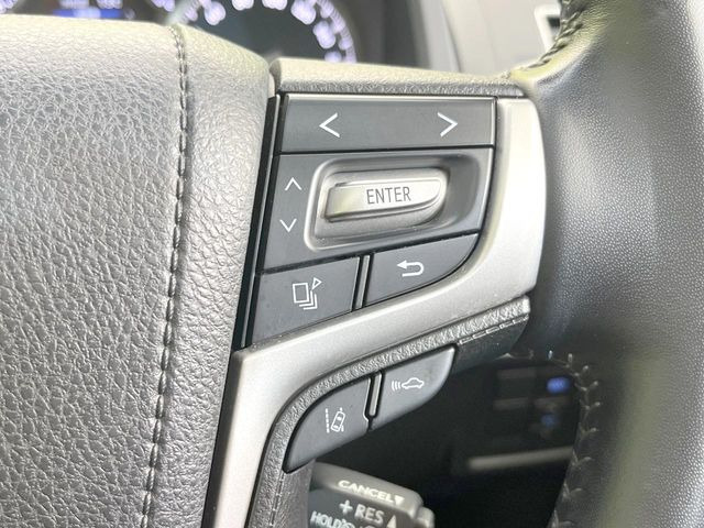 【レーダークルーズコントロール】高速道路での長距離走行が楽に!!自動で速度を保つクルーズコントロールが、衝突軽減システムと連携し、前方の車両を感知して車間を保つように速度調節してくれます!!