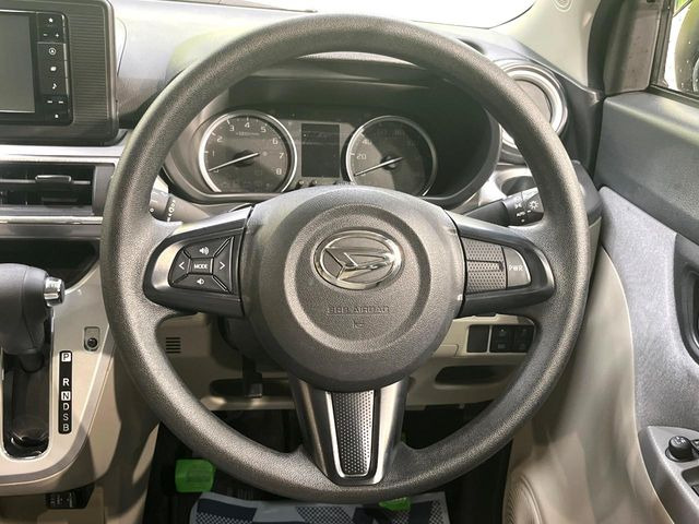 �y�X�e�A�����O�X�C�b�`�z�^�]���A�O������ڐ������炷���ƂȂ��A�I�[�f�B�I���̑��삪�\�ȕ֗��@�\!���S&���K�ȃh���C�u�����o���Ă���܂���