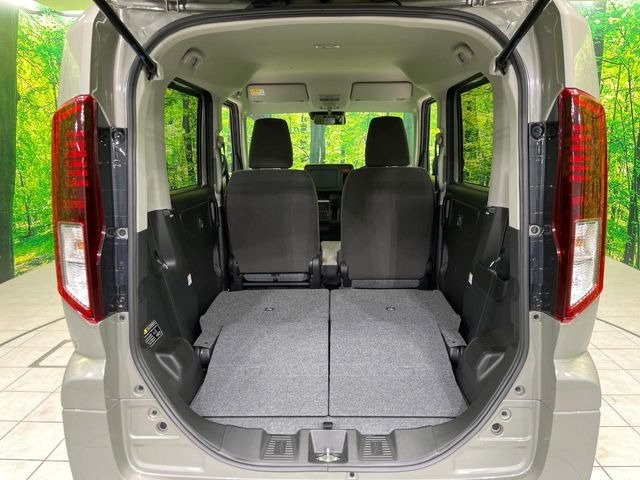 ���i�̂���������ʋ΁A���}���ɏ\���ȉ׎��X�y�[�X���m�ۂ��Ă���܂��B�Z�J���h�V�[�g��|���ƁA�傫�ȉו��̐ύڂ��\�ł���