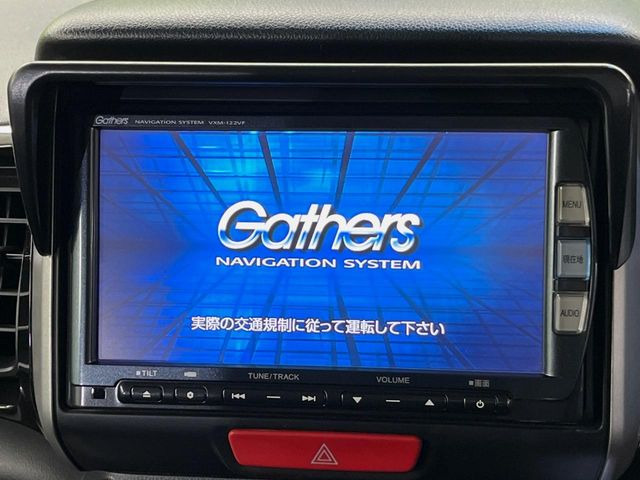 �y�����i�r�z�l�C�̏����i�r�𑕔����Ă���܂��B�i�r�̎g���₷���͂������A�I�[�f�B�I�@�\���[��!�L�����v�◷�s�͂������A�ʋ΂┃�����ȂǕ��i�̃h���C�u���y�����Ȃ�͂���