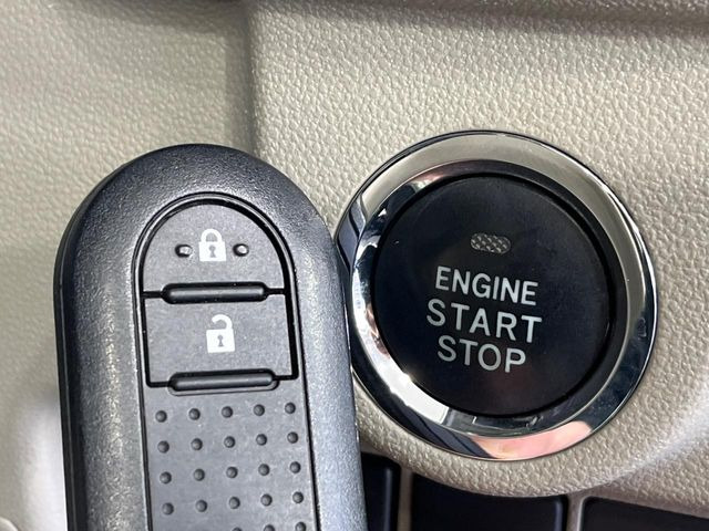 �y�A�N�Z�X�L�[&�v�b�V���X�^�[�g�z�J�o����|�P�b�g�ɓ��ꂽ�܂܂ł��h�A�̎{���E�������\�ȃX�}�[�g�L�[�𑕔��B�G���W���̃I���E�I�t�����J�M�����o���K�v�������A�{�^�����v�b�V�����邾����OK��