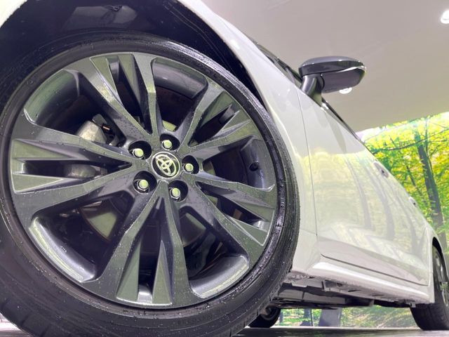 �y����17�C���`�A���~�z�C�[���z�O�ςɃ}�b�`���������A���~�z�C�[���𑕒����Ă���܂��B�e��ЊO�A���~�z�C�[����A�X�^�b�h���X�^�C�����戵�����Ă���܂��B���񂲑��k����������