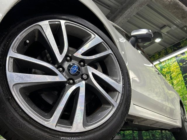 �y����18�C���`�A���~�z�C�[���z�O�ςɃ}�b�`���������A���~�z�C�[���𑕒����Ă���܂��B�e��ЊO�A���~�z�C�[����A�X�^�b�h���X�^�C�����戵�����Ă���܂��B���񂲑��k����������