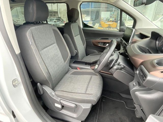 ���V�[�g�̎g�p��:�j��E�ւ�������Ȃ��A�����̒ʂ肫�ꂢ�ȏ�Ԃ��ێ����Ă���܂��B�܂��A�����N���[�j���O�E�R�[�e�B���O�����p�����������܂��B