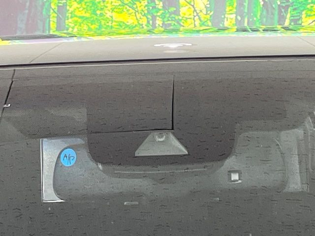 �y�g���^�Z�[�t�e�B�Z���X�z���s���ɑO���̎ԗ�����F�����A�Փ˂������Ȏ��͌x��ƃu���[�L�ŏՓˉ���Ɣ�Q�y�����A�V�X�g�B�����S�Ƀh���C�u�����y���݂��������܂��B