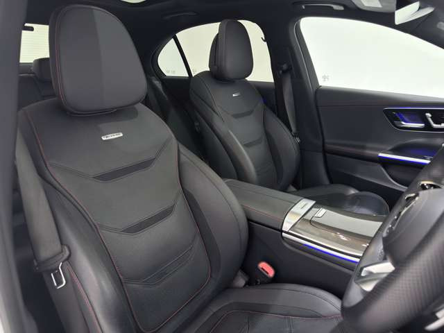 CクラスAMG C43 4マチック (BSG搭載モデル) 4WD