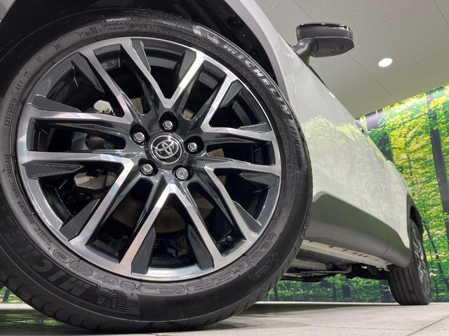 �y����18�C���`�A���~�z�C�[���z�O�ςɃ}�b�`���������A���~�z�C�[���𑕒����Ă���܂��B�e��ЊO�A���~�z�C�[����A�X�^�b�h���X�^�C�����戵�����Ă���܂��B���񂲑��k����������